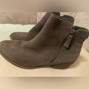 Kensie Women’s Grey Granger Suede Ankle Boots Booties Size 6.5